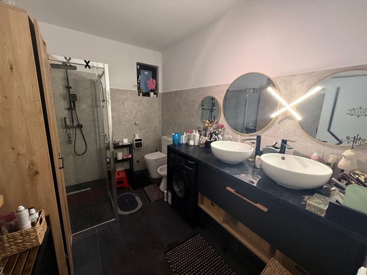 Casă cu 3 camere în Central