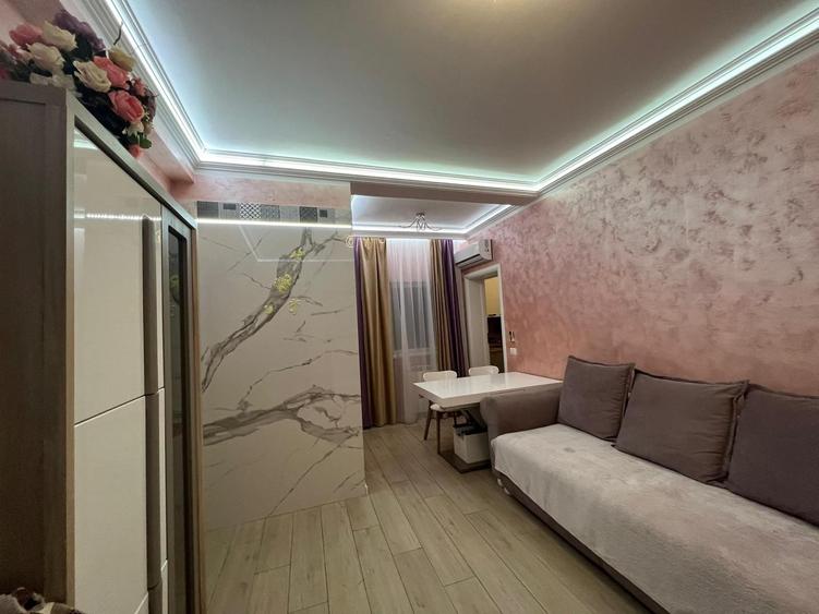Apartament cu 3 camere semidecomandat în Central