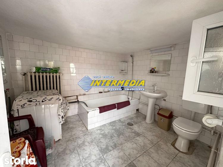Casă cu 2 camere cu Teren 919 Mp în Cetate