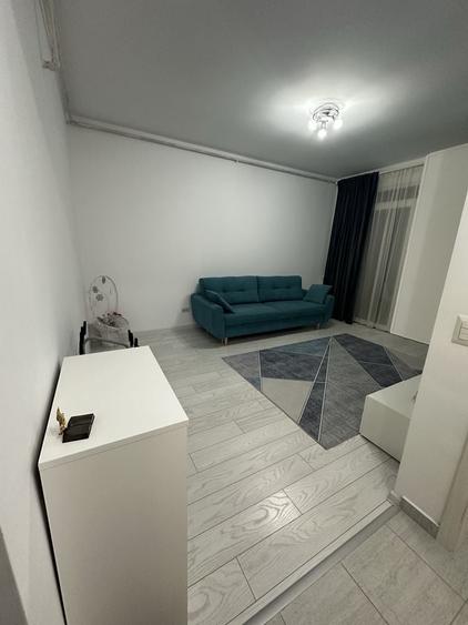 Apartament cu 2 camere decomandat în Metalurgiei