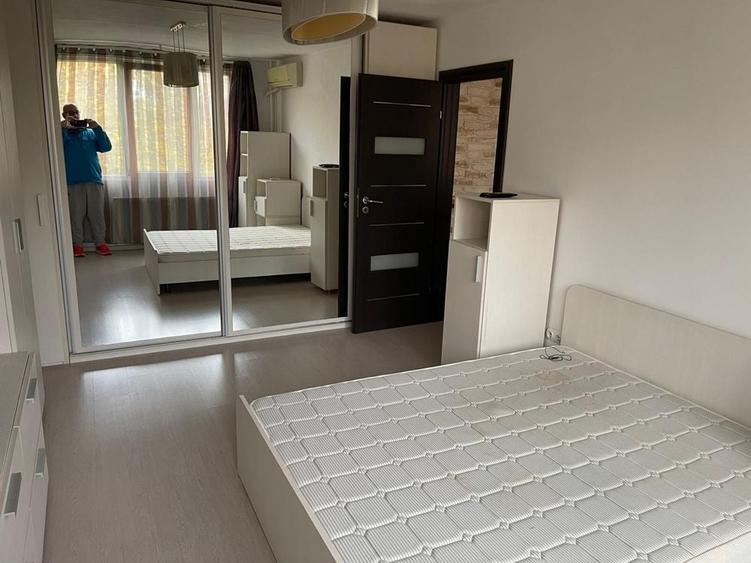Apartament cu 2 camere semidecomandat în Brâncoveanu