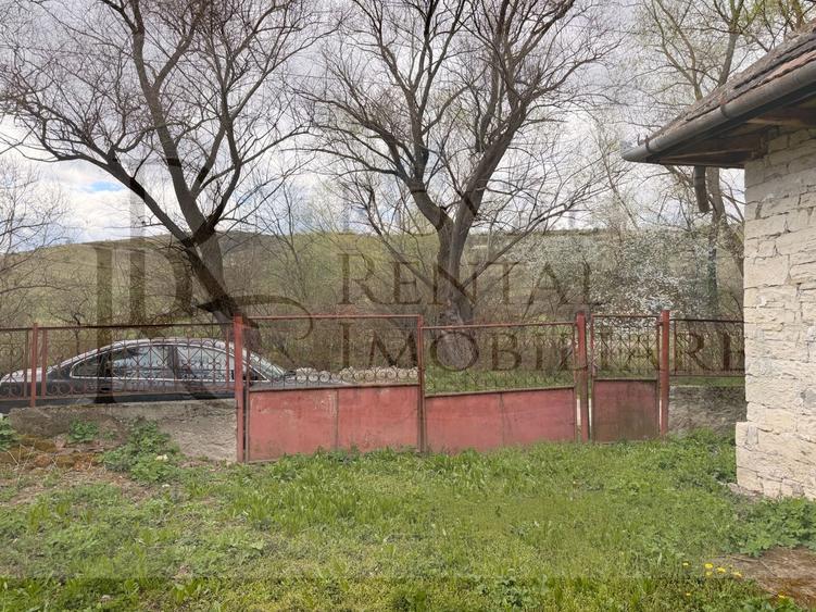 Casă individuală cu 2 camere cu Canalizare în Făureni