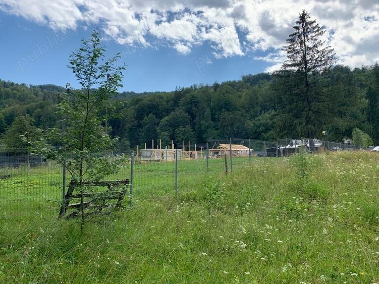 Teren de 1400 mp, în Măneciu
