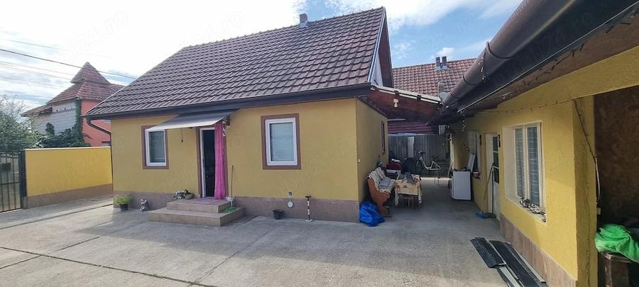 Casă cu Teren 2500 Mp în Central