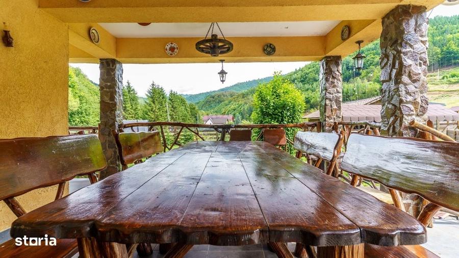 Casă cu 4 camere în Lăpuștești