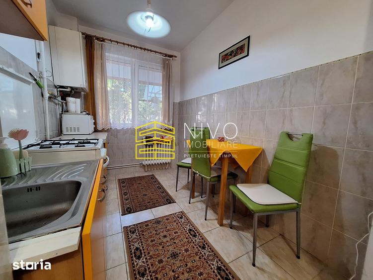 Apartament cu 2 camere semidecomandat în Aleea Carpați