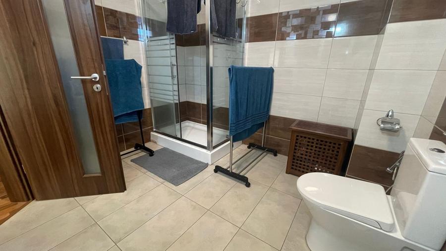 Casă individuală cu 4 camere cu Canalizare în Mehala