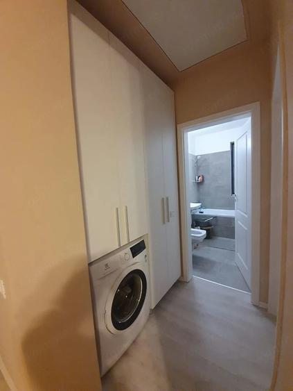 Apartament cu 2 camere decomandat în Girocului