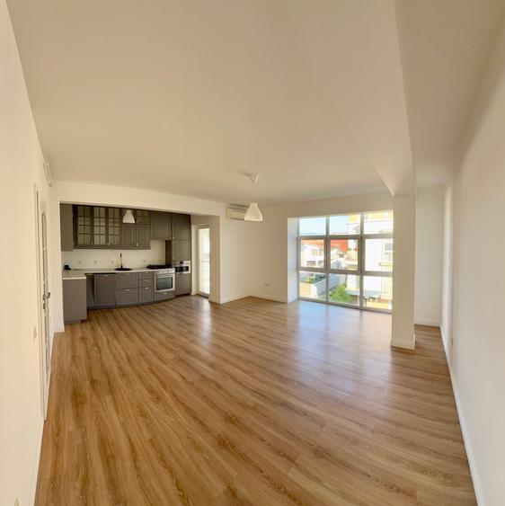 Apartament cu 3 camere decomandat în Vest