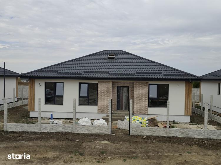 Casă cu 4 camere cu Teren 380 Mp în Joița
