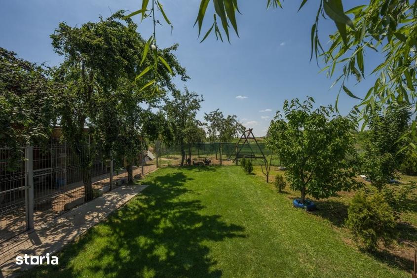Casă cu 3 camere cu Teren 2200 Mp în Răcari