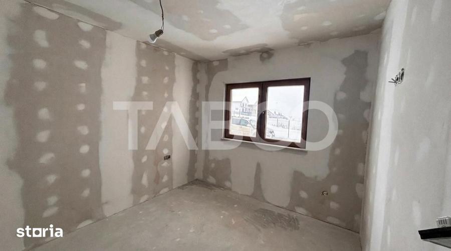 Casă cu 4 camere cu Teren 106 Mp în Șura Mare