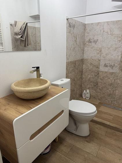 Casă individuală cu 6 camere cu Canalizare în Cotroceni
