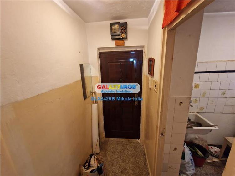Apartament cu 2 camere semidecomandat în Berceni