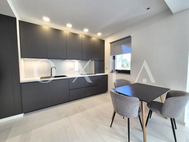 Apartament cu 3 camere decomandat, mobilat în Dumbrăvița