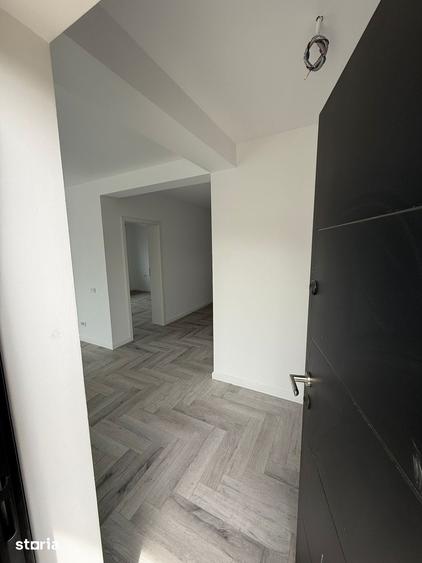 Casă cu 4 camere cu Teren 400 Mp în Clinceni