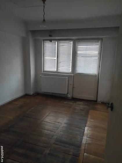 Apartament cu 3 camere decomandat în Decebal