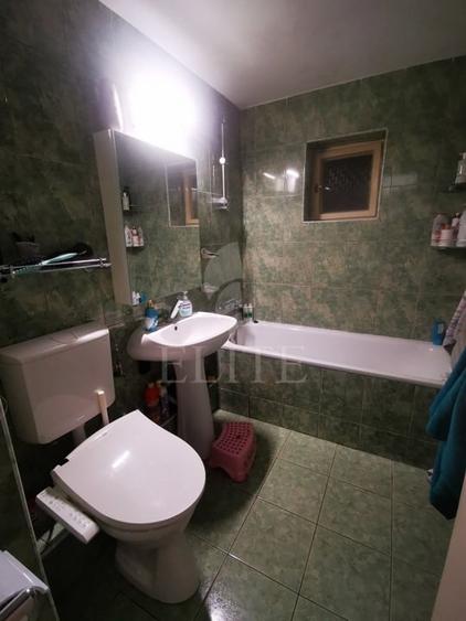 Apartament cu 4 camere decomandat, mobilat în Plopilor