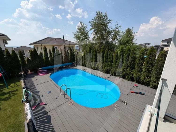 Casă cu 4 camere cu Piscina în Dezmir