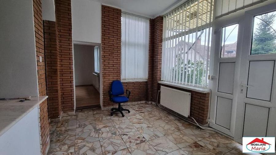 Casă cu 7 camere cu Canalizare în Semicentral