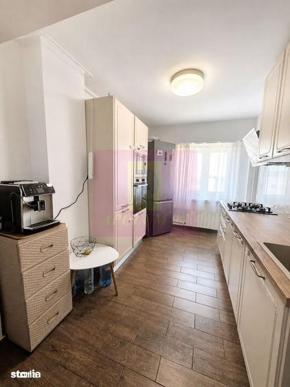 Apartament cu 3 camere în Unirii