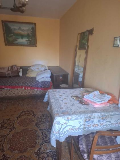 Apartament cu 4 camere semidecomandat în Central