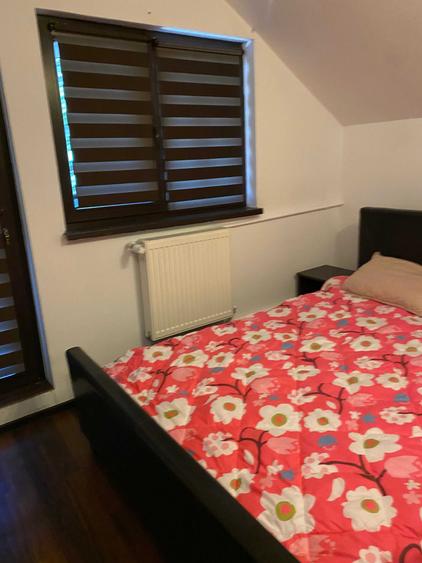 Casă cu 4 camere decomandat în Petros