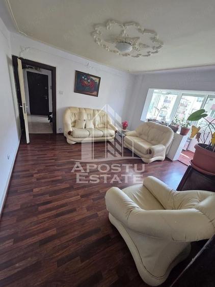 Apartament cu 3 camere decomandat în Șagului