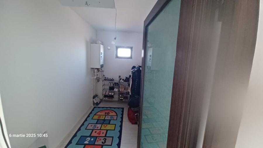 Spațiu comercial, de 380 mp, în Coșereni