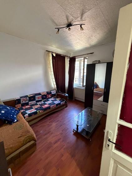 Garsonieră decomandată, mobilată în Unirii