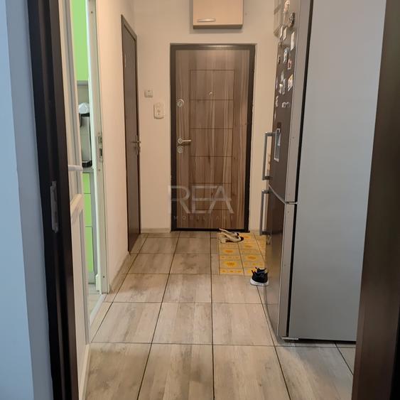 Apartament cu 4 camere decomandat, mobilat în Rahova