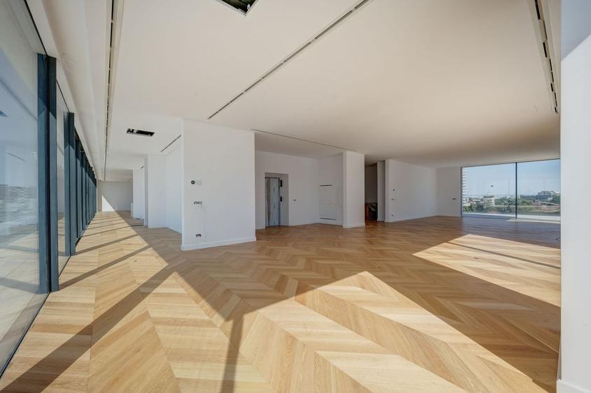 Apartament cu 9 camere în Floreasca