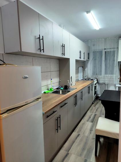 Apartament cu 2 camere decomandat în Florești
