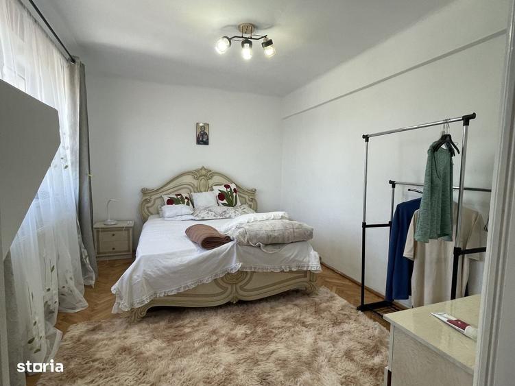 Casă cu 4 camere în Cârlig