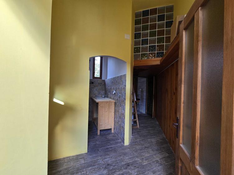 Garsonieră decomandată în Traian
