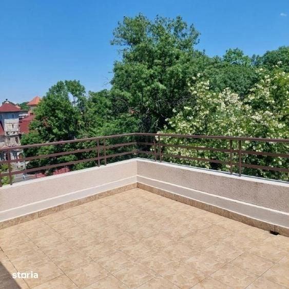 Apartament cu 4 camere în Kiseleff