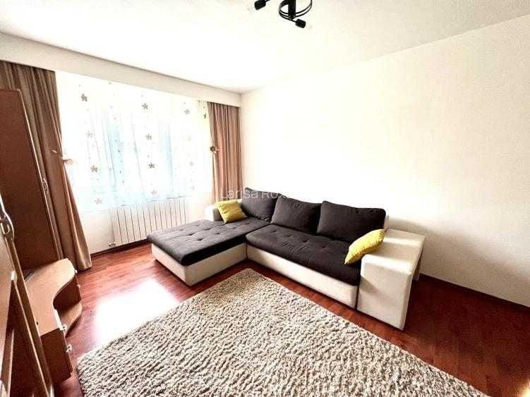 De inchiriat Apartament 3 camere 2 bai -spatios, complet utilat, zona verde, bloc anvelopat - 6