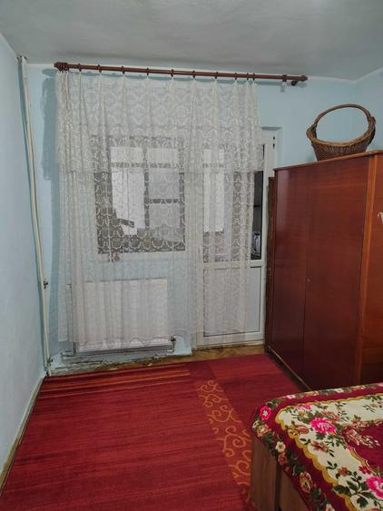 Apartament cu 4 camere decomandat în Brăilei