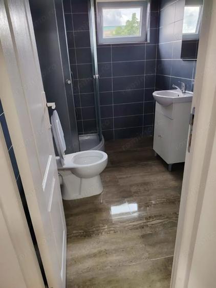 Apartament cu 3 camere semidecomandat în Dâmbovița