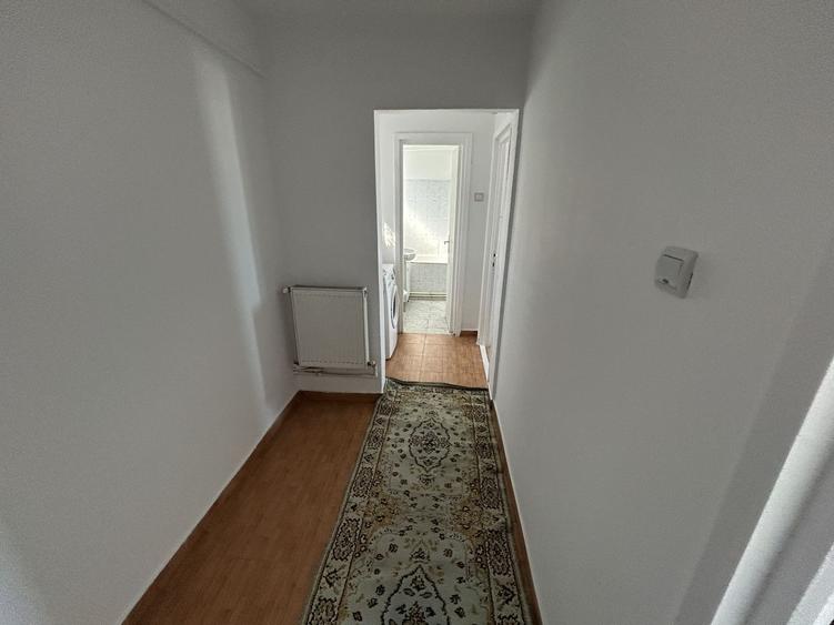 Apartament cu 3 camere decomandat în Casa de Cultură