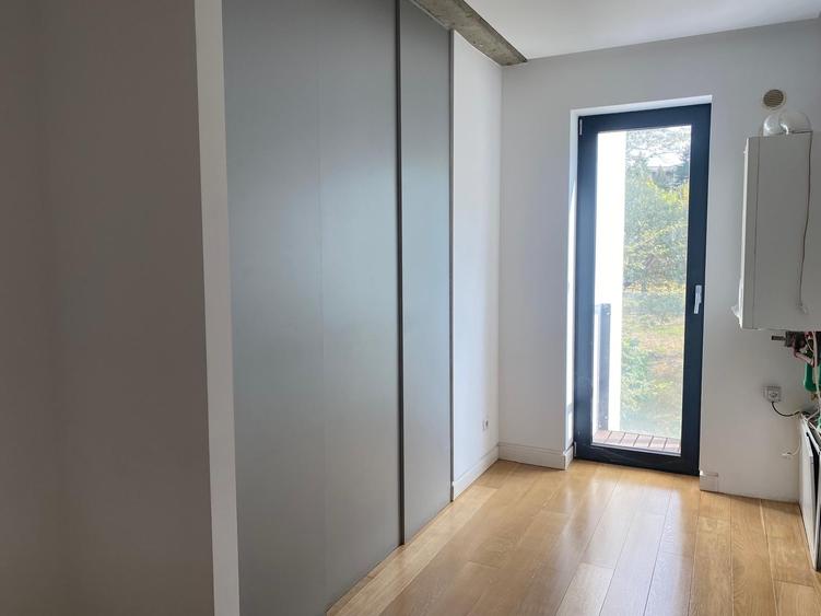 Apartament cu 3 camere semidecomandat în Cotroceni