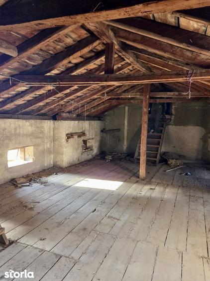 Casă cu 5 camere cu Teren 130 Mp în Central