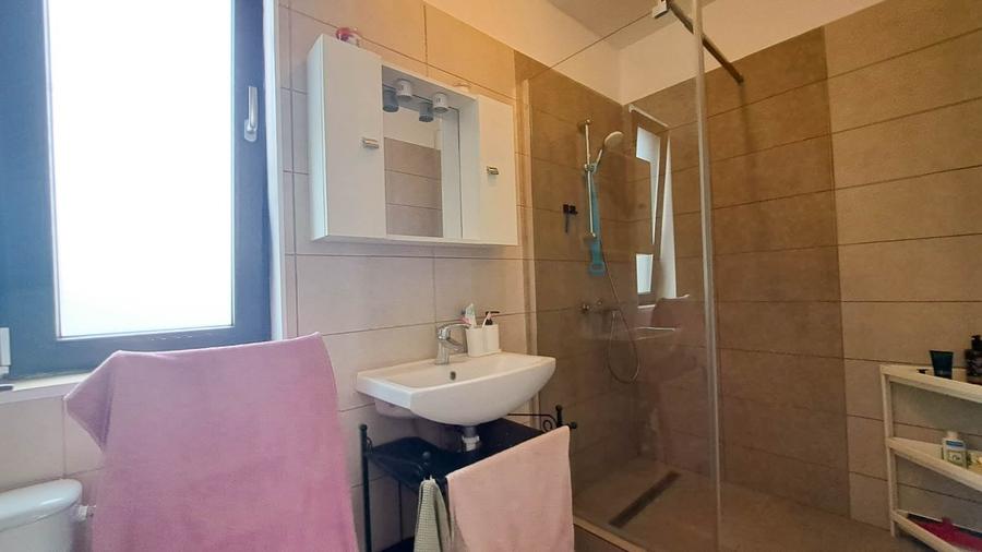 Casă individuală cu 4 camere cu Teren 340 Mp în Tunari