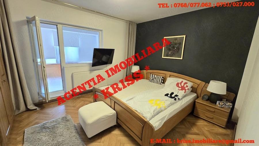 Apartament cu 4 camere decomandat în Ultracentral