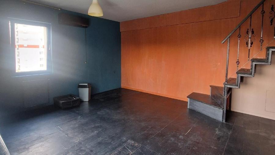 Apartament cu 3 camere decomandat în Sud