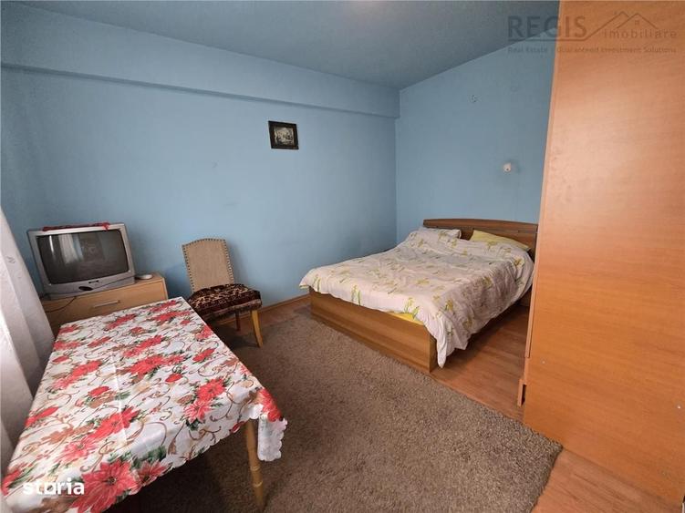 Apartament cu 4 camere semidecomandat în Stupini