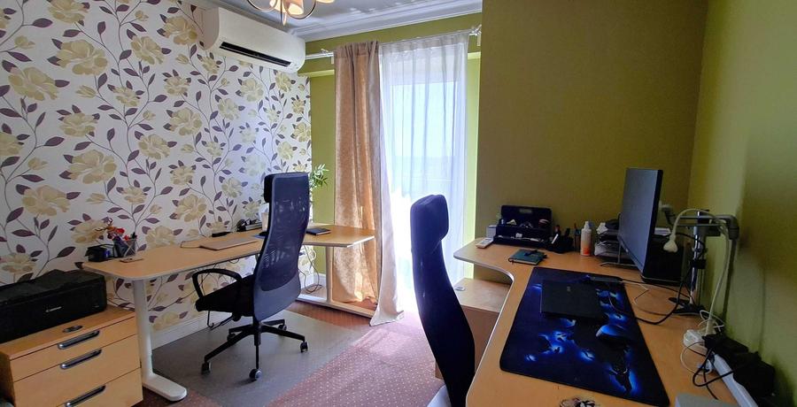 Apartament cu 4 camere decomandat în Basarabia