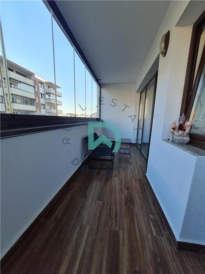Apartament cu 2 camere decomandat, mobilat în Tractorul