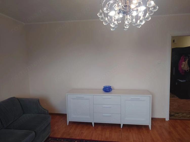 Apartament cu 3 camere decomandat în Județean