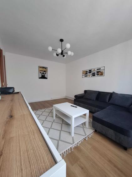 Apartament cu 2 camere decomandat în Titulescu